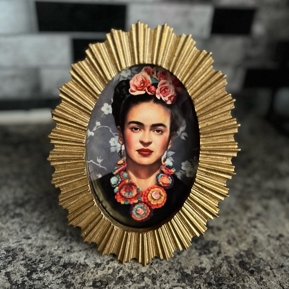 Frida kahlo picture frame